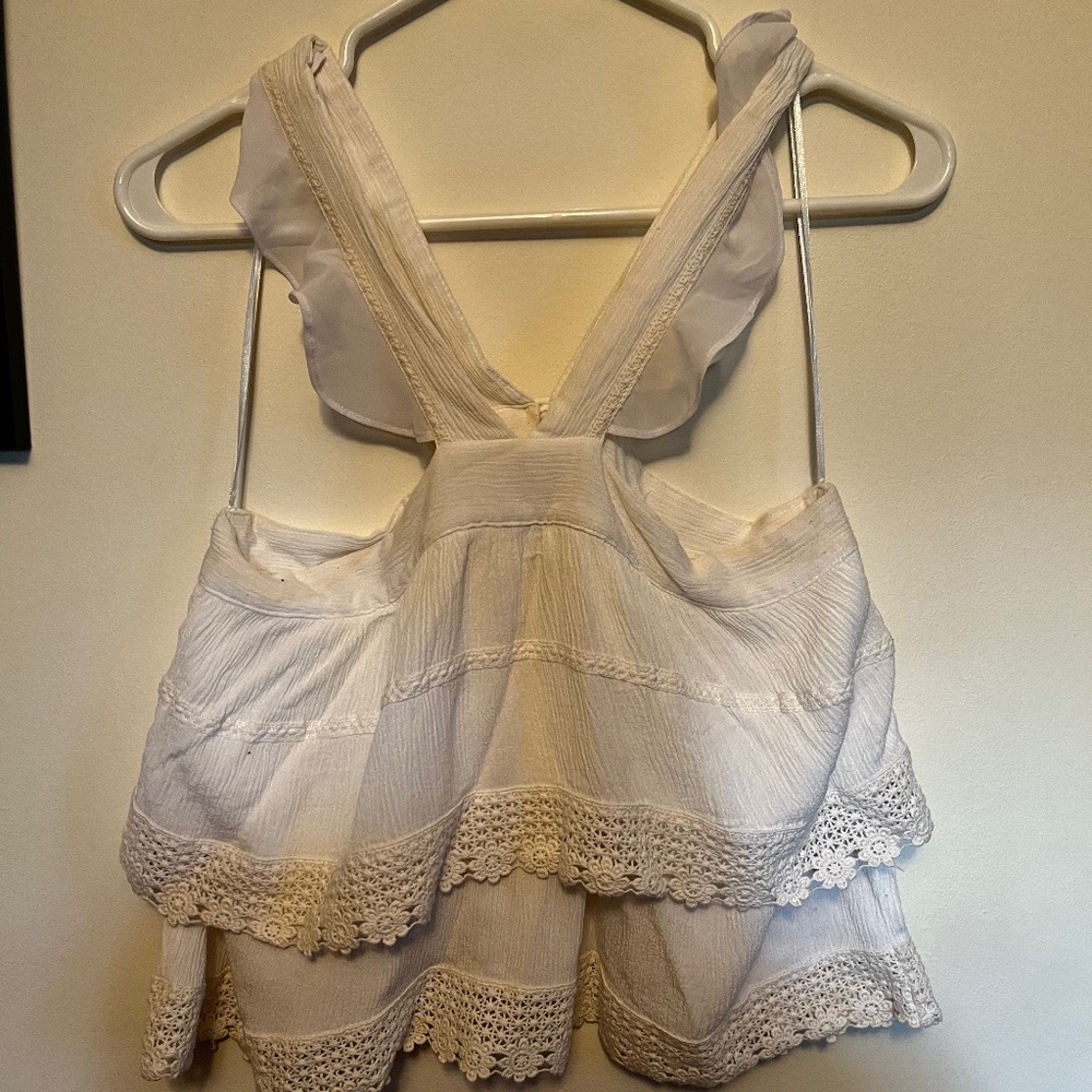 Cute lace crop